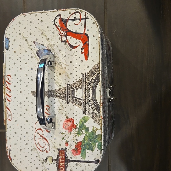 IMLove PARIS France EIFFEL TOWER Train Case Floral White - Picture 2 of 6